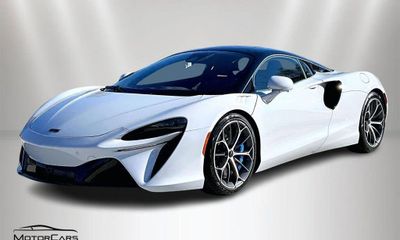 2026 McLaren Artura