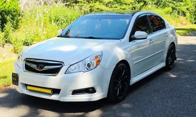 2011 Subaru Legacy Limited M R