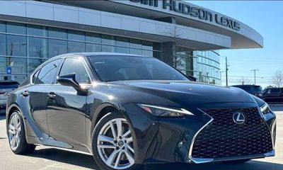 2023 Lexus IS 300 Comfort