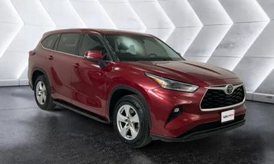 2021 Toyota Highlander LE
