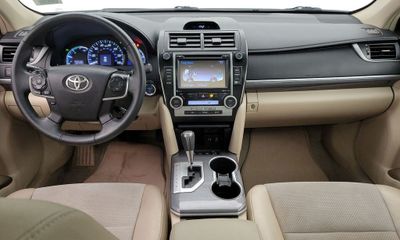 2014 Toyota Camry Hybrid