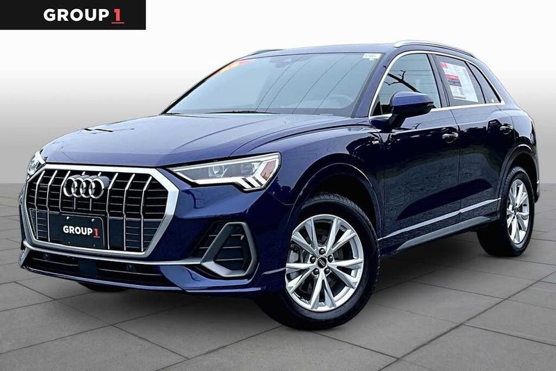 2025 Audi Q3 — a typically priced live listing