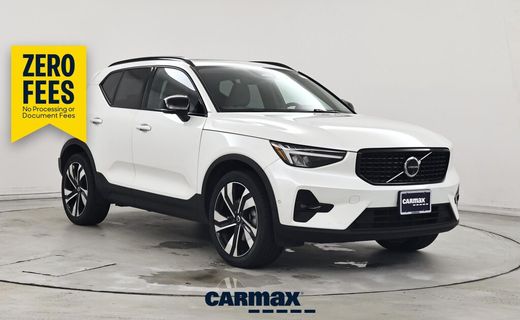 2024 Volvo XC40 Plus Dark