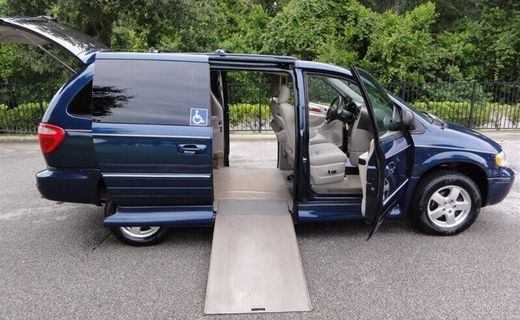 2007 Chrysler Town AND Country Limited
