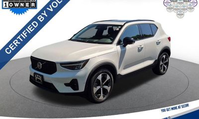 2023 Volvo XC40 Plus Dark