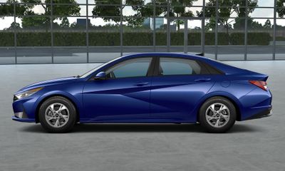 2023 Hyundai Elantra SE