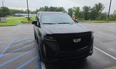 2023 Cadillac Escalade Sport