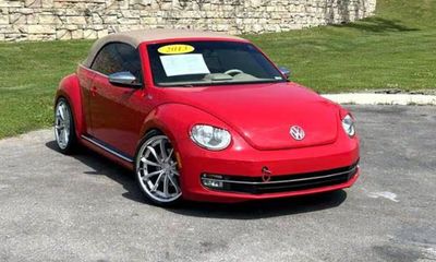 2013 Volkswagen Beetle 20T Turbo Convertible