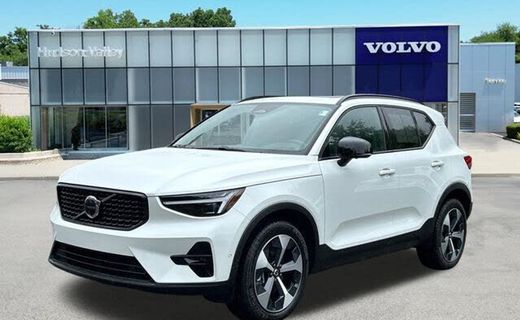 2026 Volvo XC40 Plus Dark