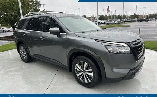 2024 Nissan Pathfinder SL