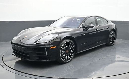 2026 Porsche Panamera 4