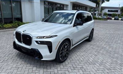 2025 BMW X7 M60I