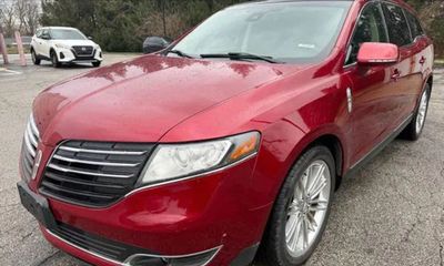2017 Lincoln MKT Elite