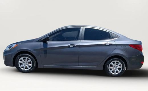 2012 Hyundai Accent GL Middle LOW