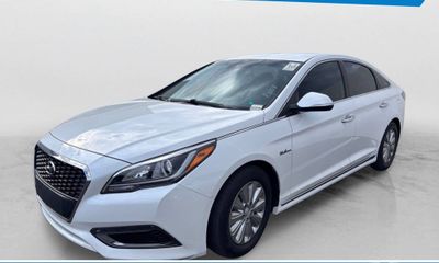 2016 Hyundai Sonata GL Middle LOW