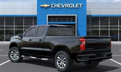 2023 Chevrolet Silverado Custom