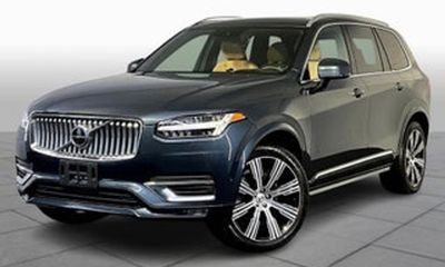 2023 Volvo XC90 Plus Bright