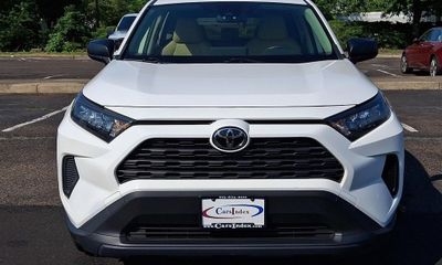 2022 Toyota RAV4 LE