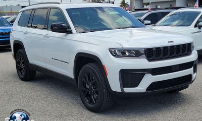 2026 Jeep Grand Cherokee L Base Laredo