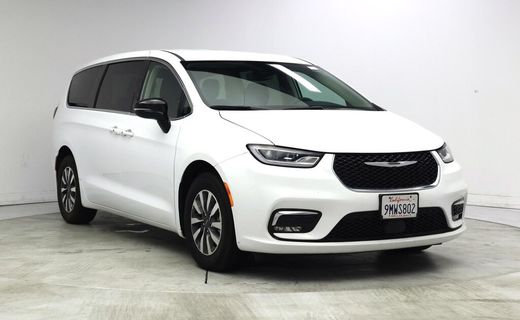 2024 Chrysler Pacifica Select