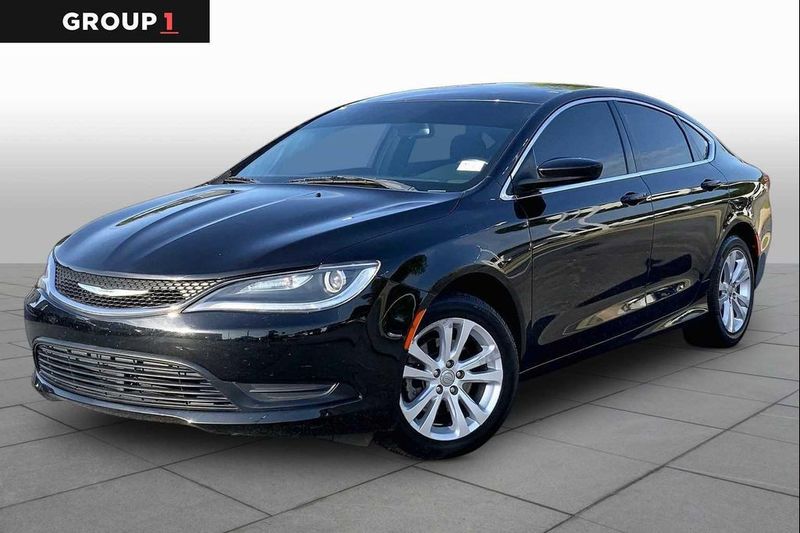 2017 Chrysler 200 — a typically priced live listing