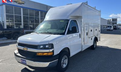 2026 Chevrolet Express 3500 Cutaway 159