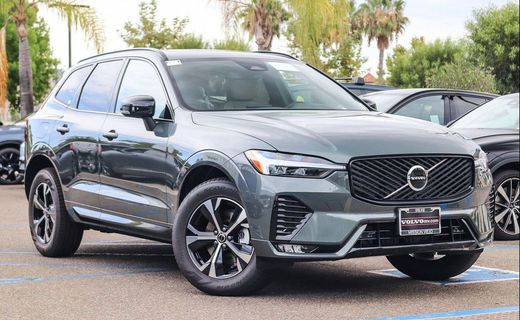 2026 Volvo XC60 Core