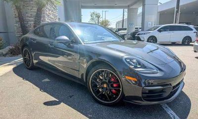 2022 Porsche Panamera 4S