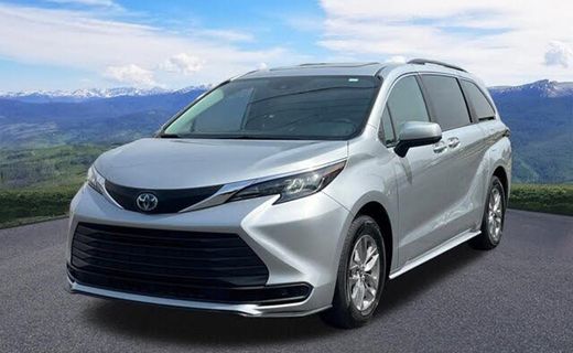 2025 Toyota Sienna LE