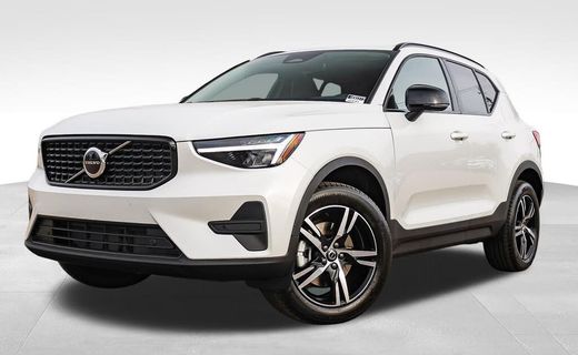 2026 Volvo XC40 Core