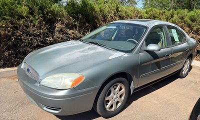2006 Ford Taurus SE