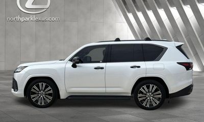 2025 Lexus LX 700H Luxury
