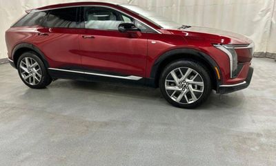 2027 Cadillac Optiq Premium Luxury