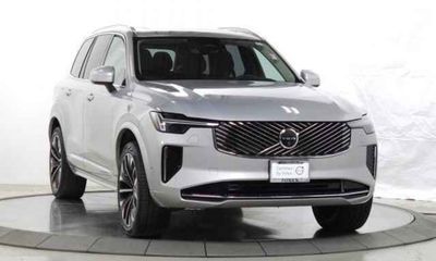 2025 Volvo XC90 Plus