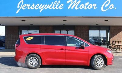 2024 Chrysler Pacifica Touring L