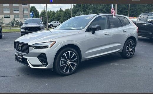 2025 Volvo XC60 Plus Dark