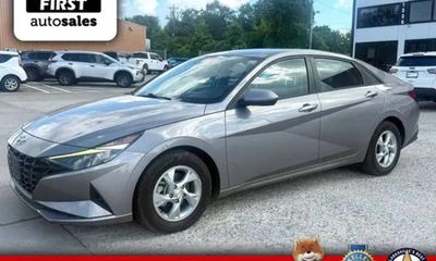 2023 Hyundai Elantra SE