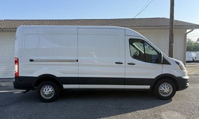 2024 Ford Transit Medium Roof