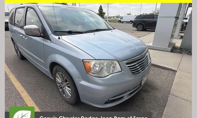 2013 Chrysler Town AND Country Touring L
