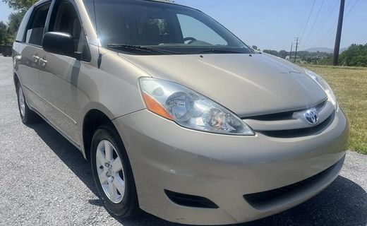 2010 Toyota Sienna LE