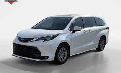 2025 Toyota Sienna XLE