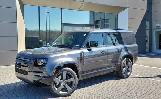 2024 Land Rover Defender 130 Outbound