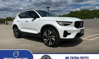 2023 Volvo XC40 Plus Dark