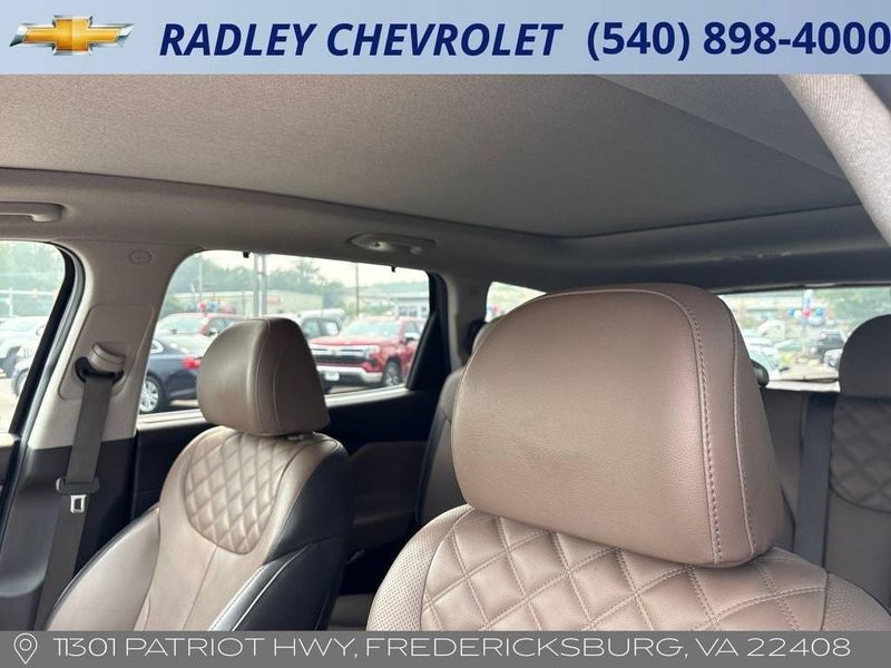 2023 Hyundai Santa FE — a typically priced live listing