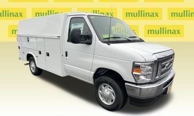 2025 Ford E-350 Super Duty