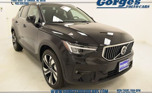 2023 Volvo XC40 Ultimate Bright
