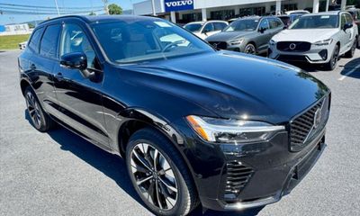 2026 Volvo XC60 Plus Dark