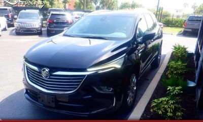 2023 Buick Enclave Essence