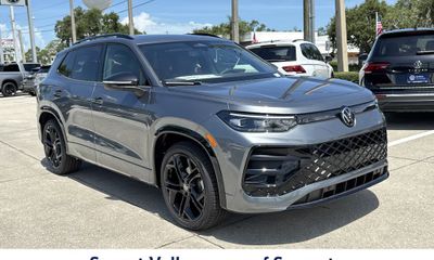 2026 Volkswagen Tiguan SE Black