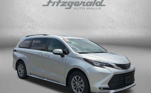 2024 Toyota Sienna XLE